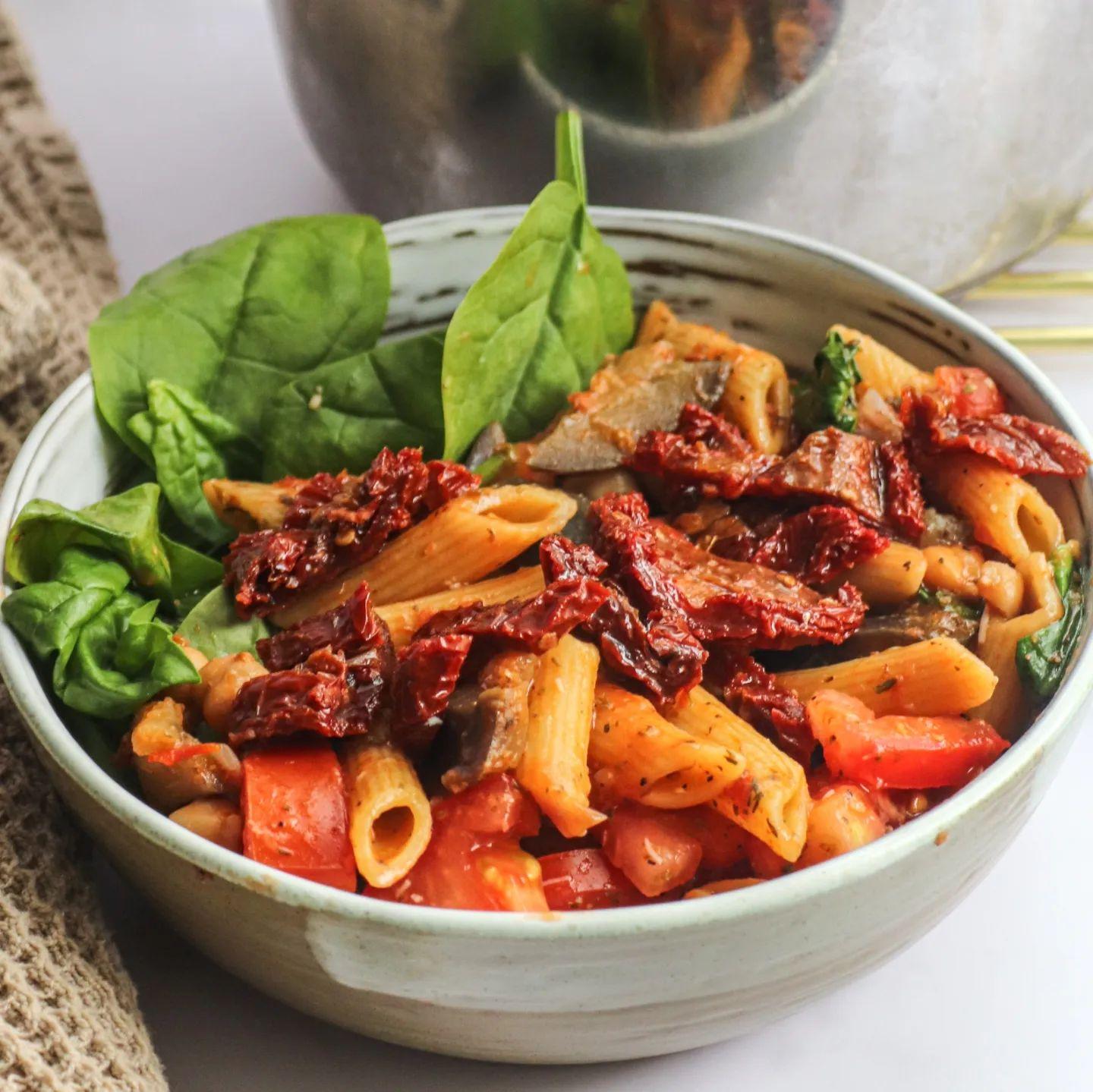 Quick One-Pot Chickpea and Vegetable Pasta