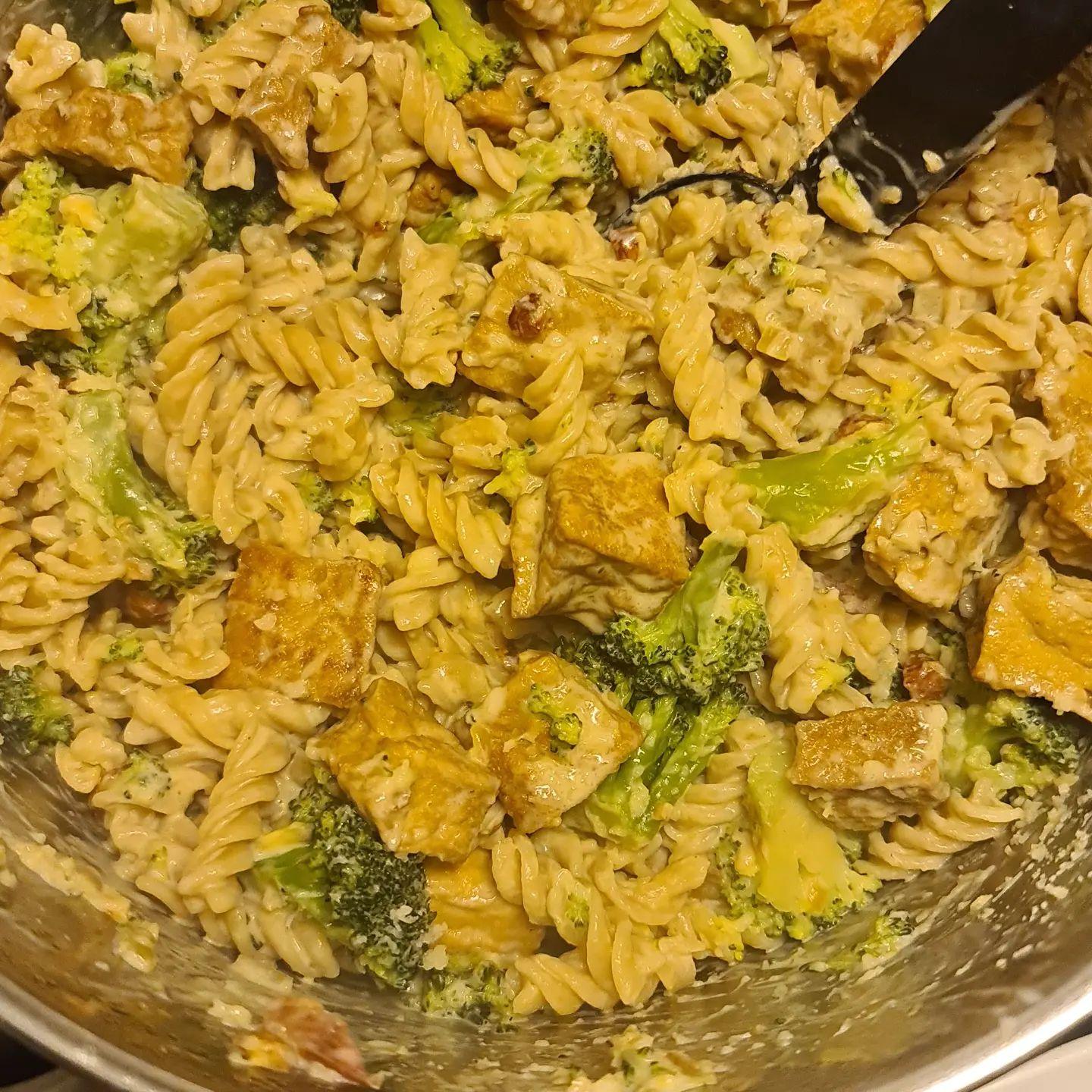 Creamy Broccoli and Tofu Pasta