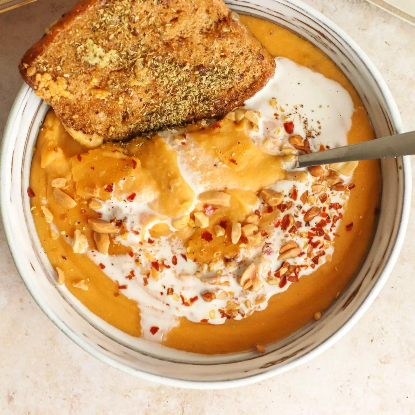 Flavorful Sweet Potato and Red Lentil Soup with Coconut Cream 🥣🍠