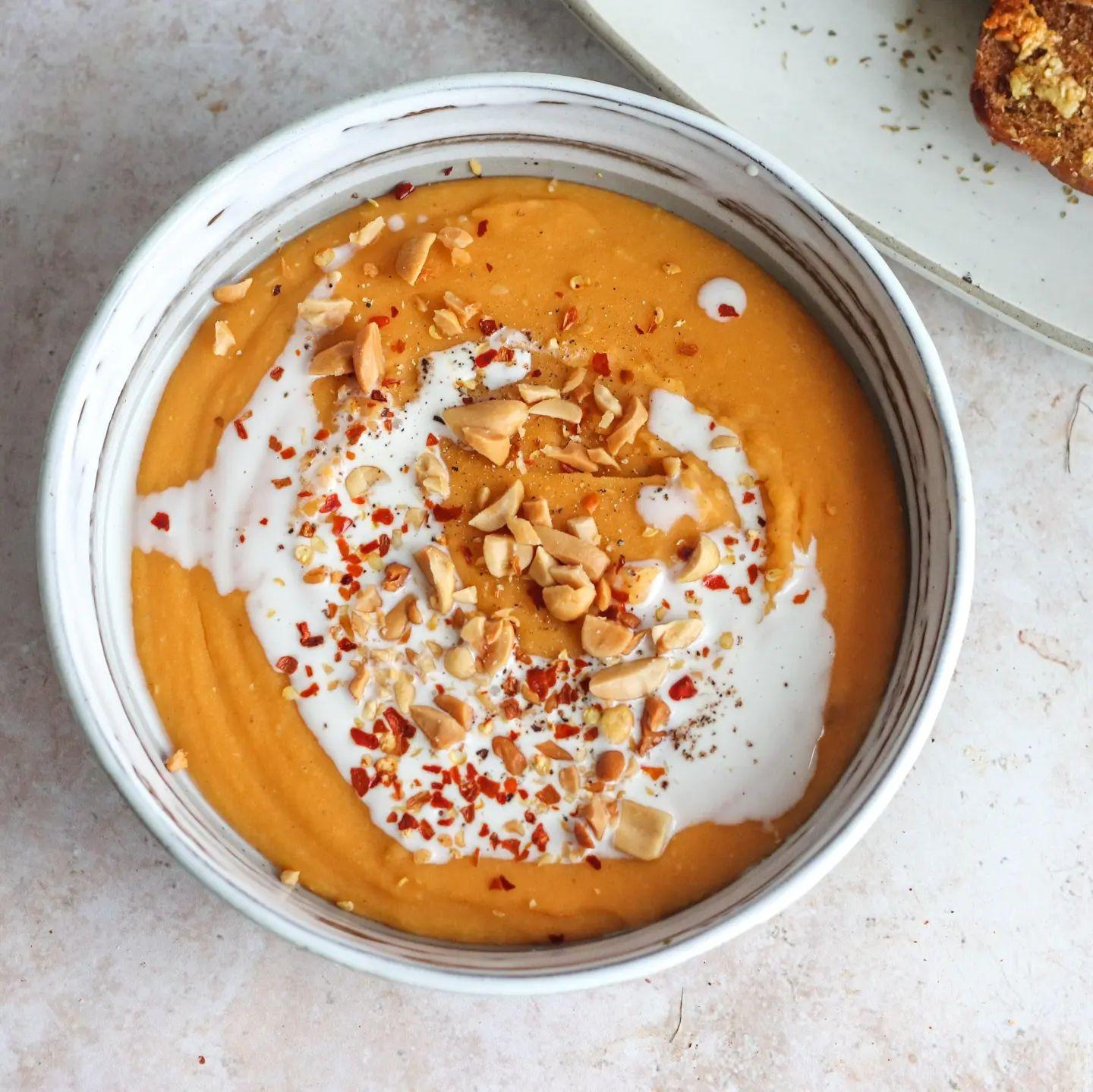 Flavorful Sweet Potato and Red Lentil Soup with Coconut Cream 🥣🍠