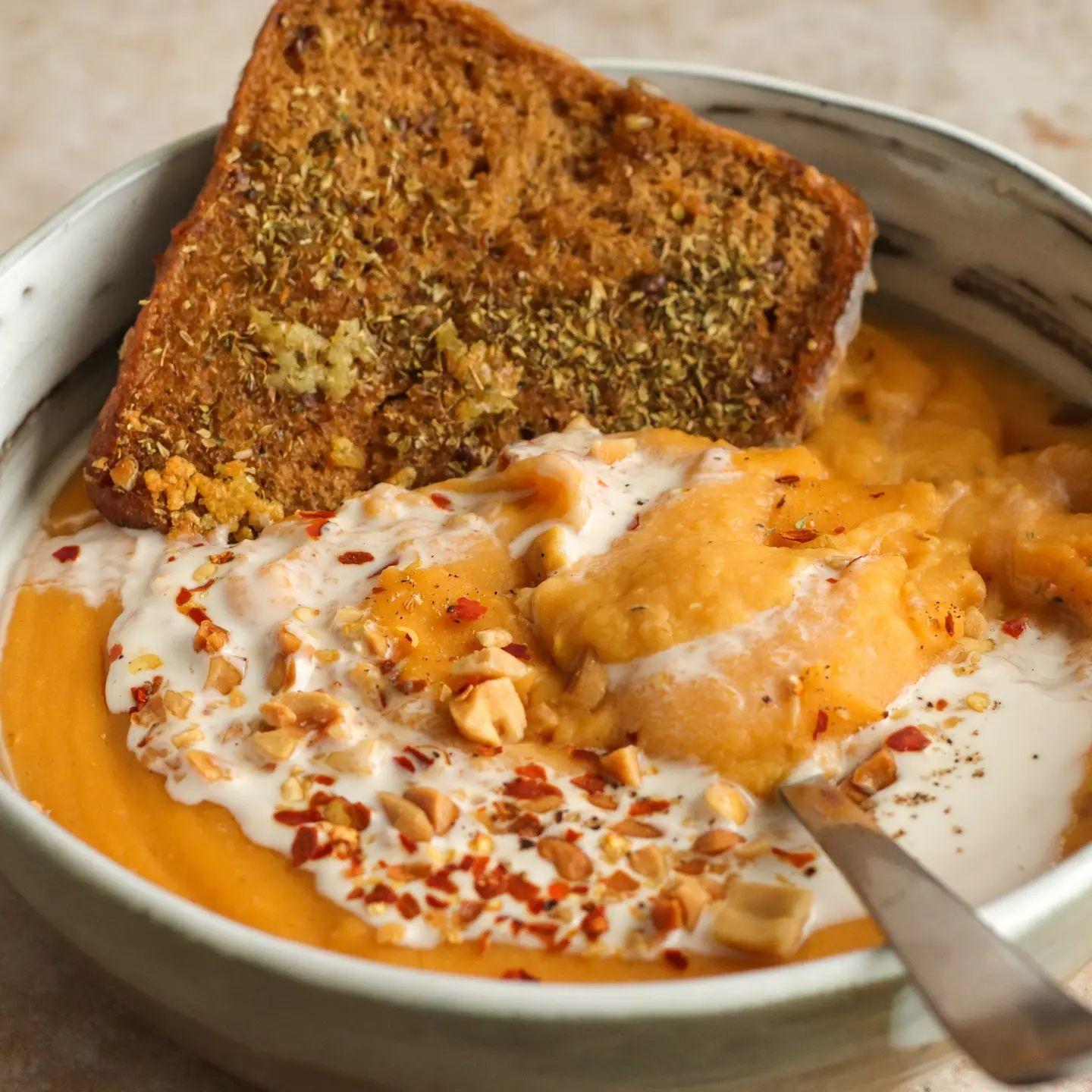 Flavorful Sweet Potato and Red Lentil Soup with Coconut Cream 🥣🍠