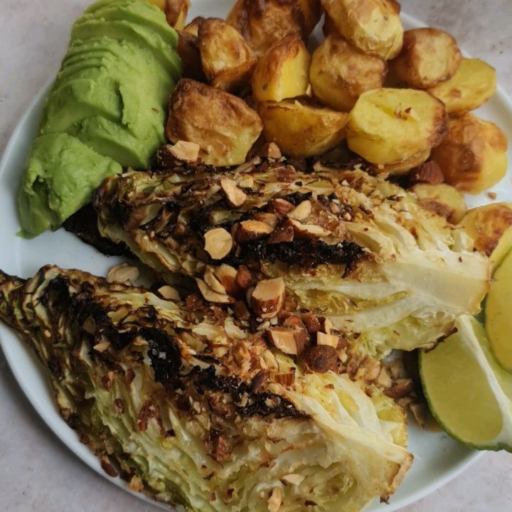Roasted Pointed Cabbage with Airfried Potatoes