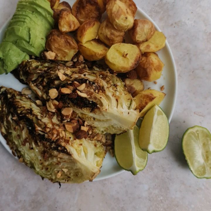 Roasted Pointed Cabbage with Airfried Potatoes