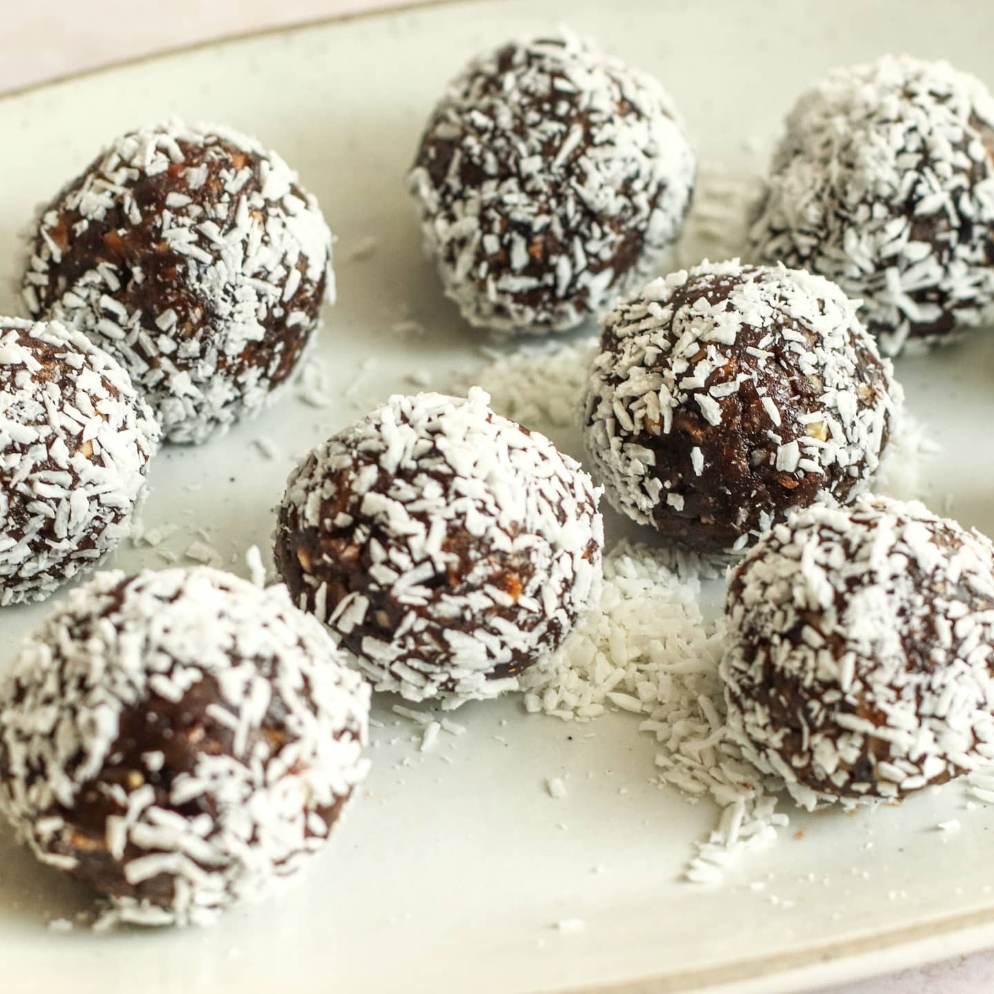 Chocolate-Date Energy Balls
