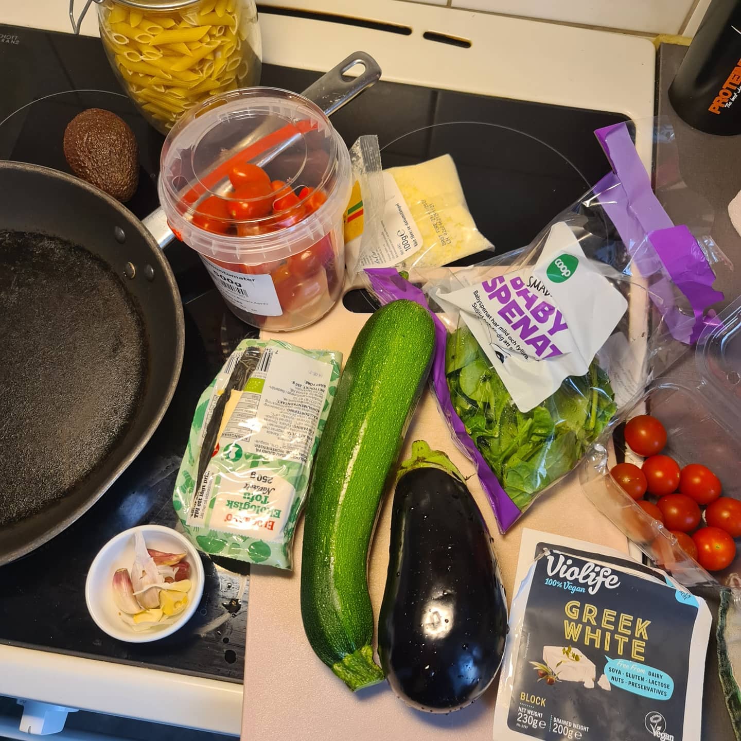 Quick and Delicious Pasta with Zucchini, Eggplant, and Tofu
