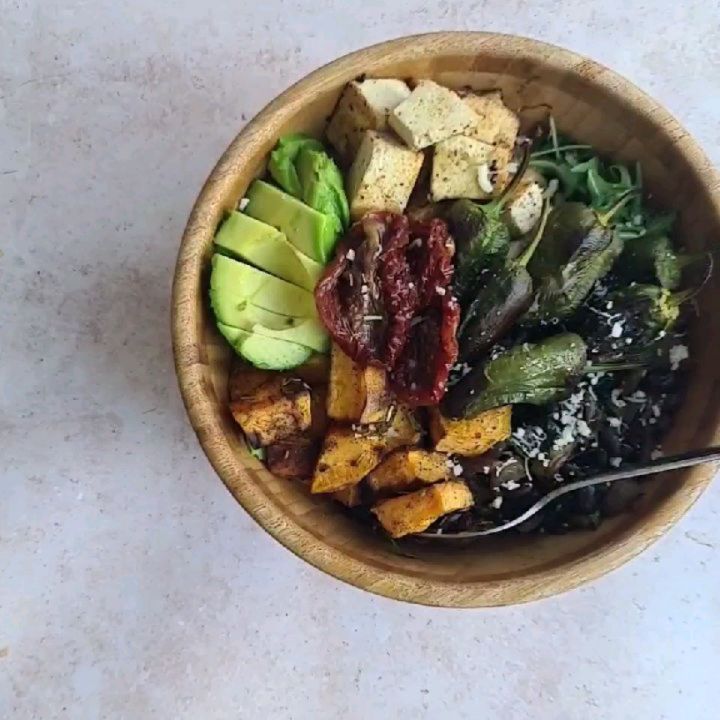 Roasted Sweet Potato Tofu Bowl