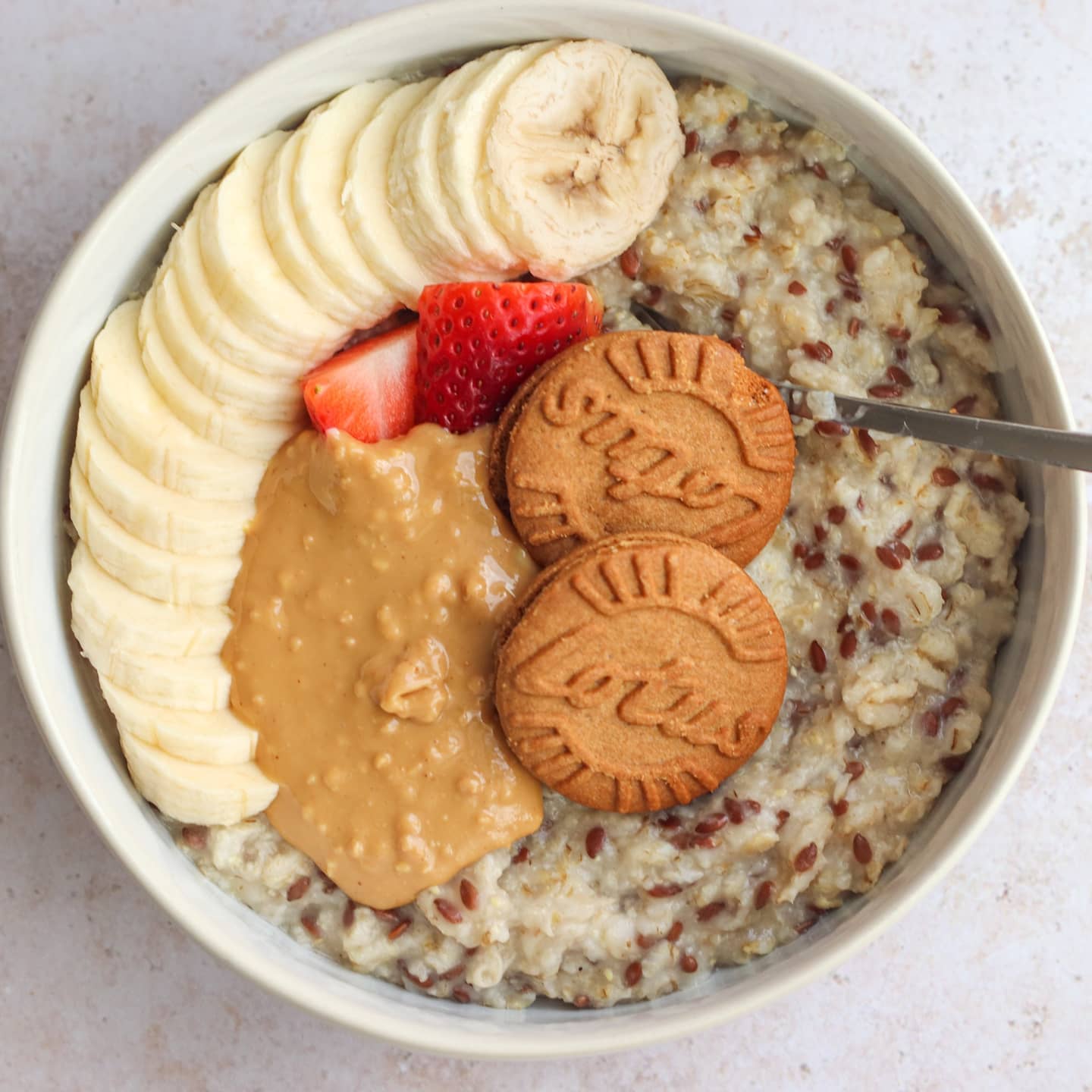 Biscoff-Inspired Oatmeal Breakfast