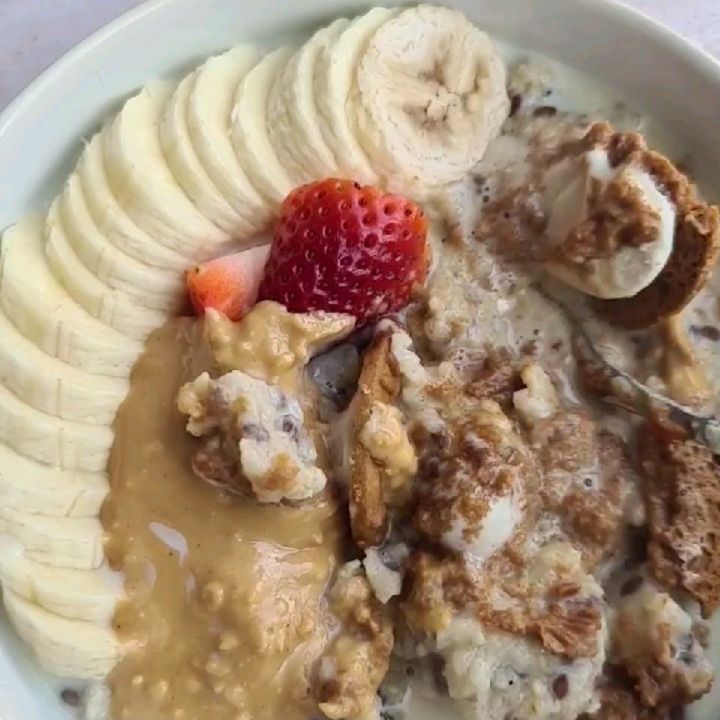 Biscoff-Inspired Oatmeal Breakfast
