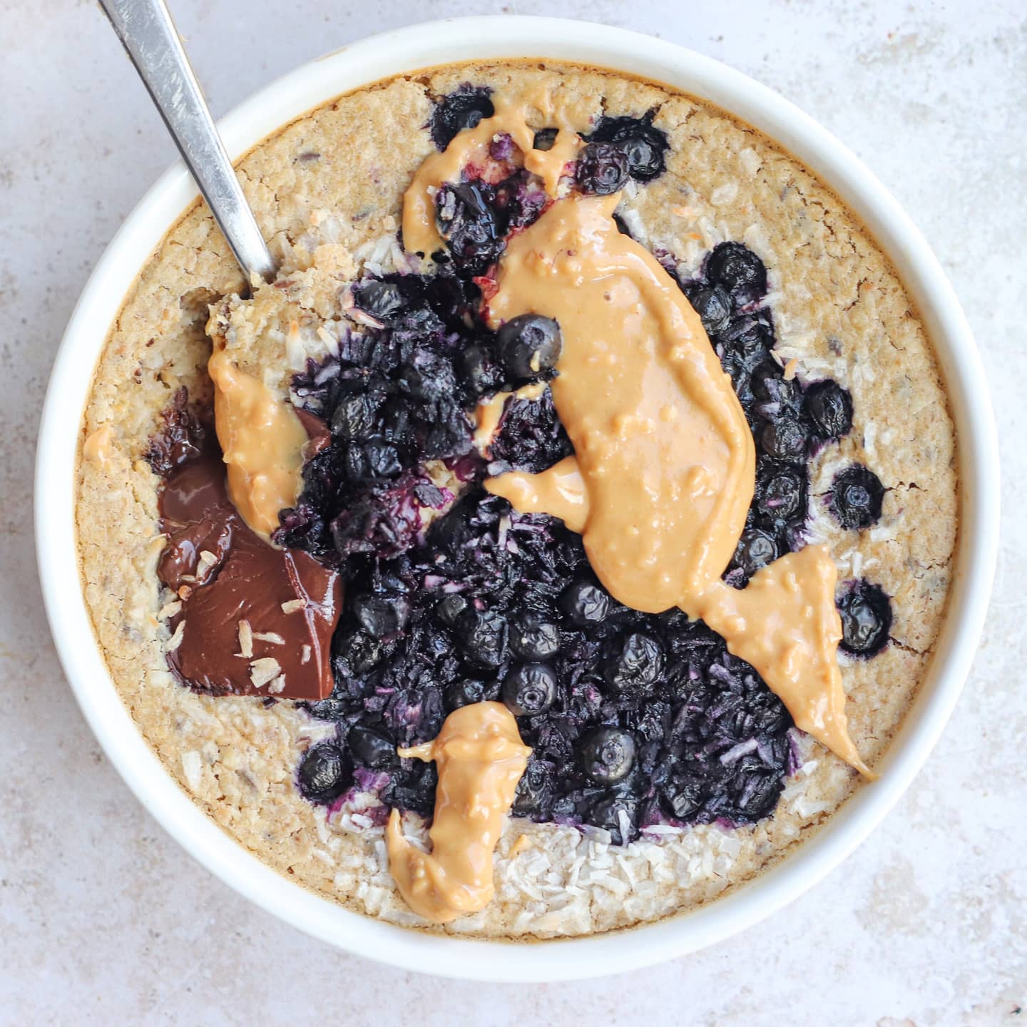 Pb-Blueberry Baked Oats (Banana-Less Recipe)