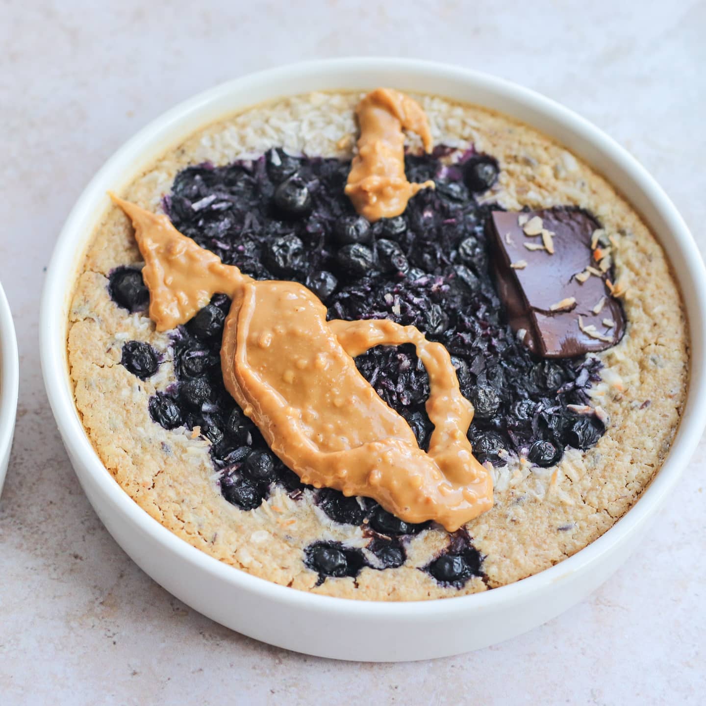 Pb-Blueberry Baked Oats (Banana-Less Recipe)