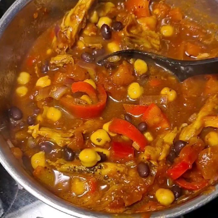 Bbq Oumph! Chilli with Homemade Tortilla Chips