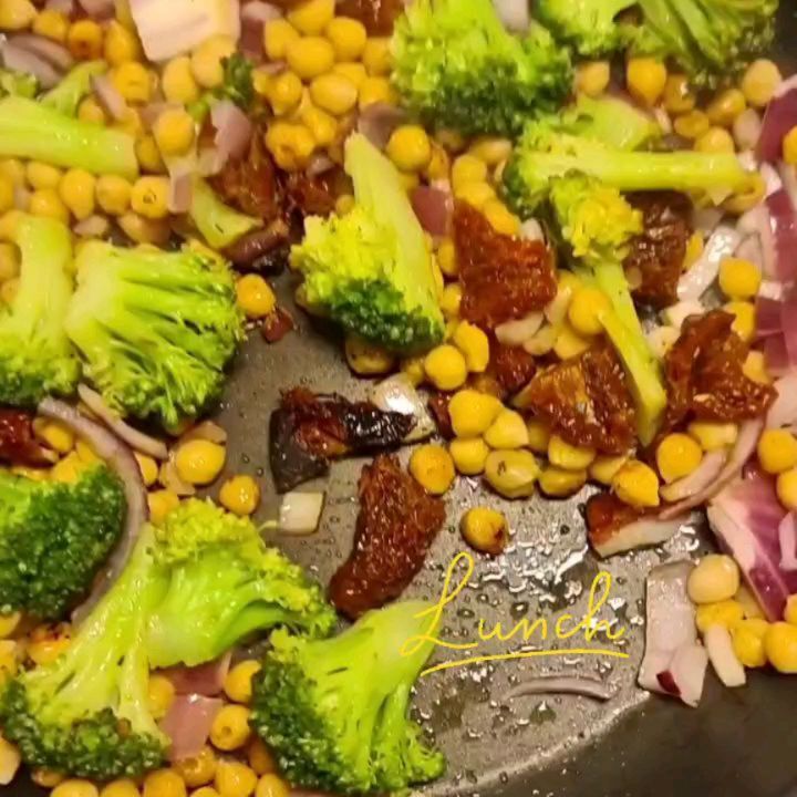 Teriyaki Fried Chickpeas and Veggies with Rice Noodles