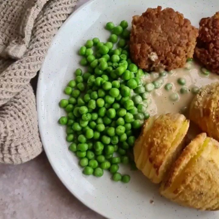 Vegan Burgers with Hasselback Potatoes