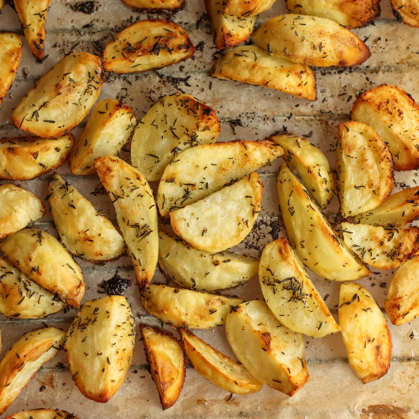 Thyme Roasted Potato Wedges with Veggies