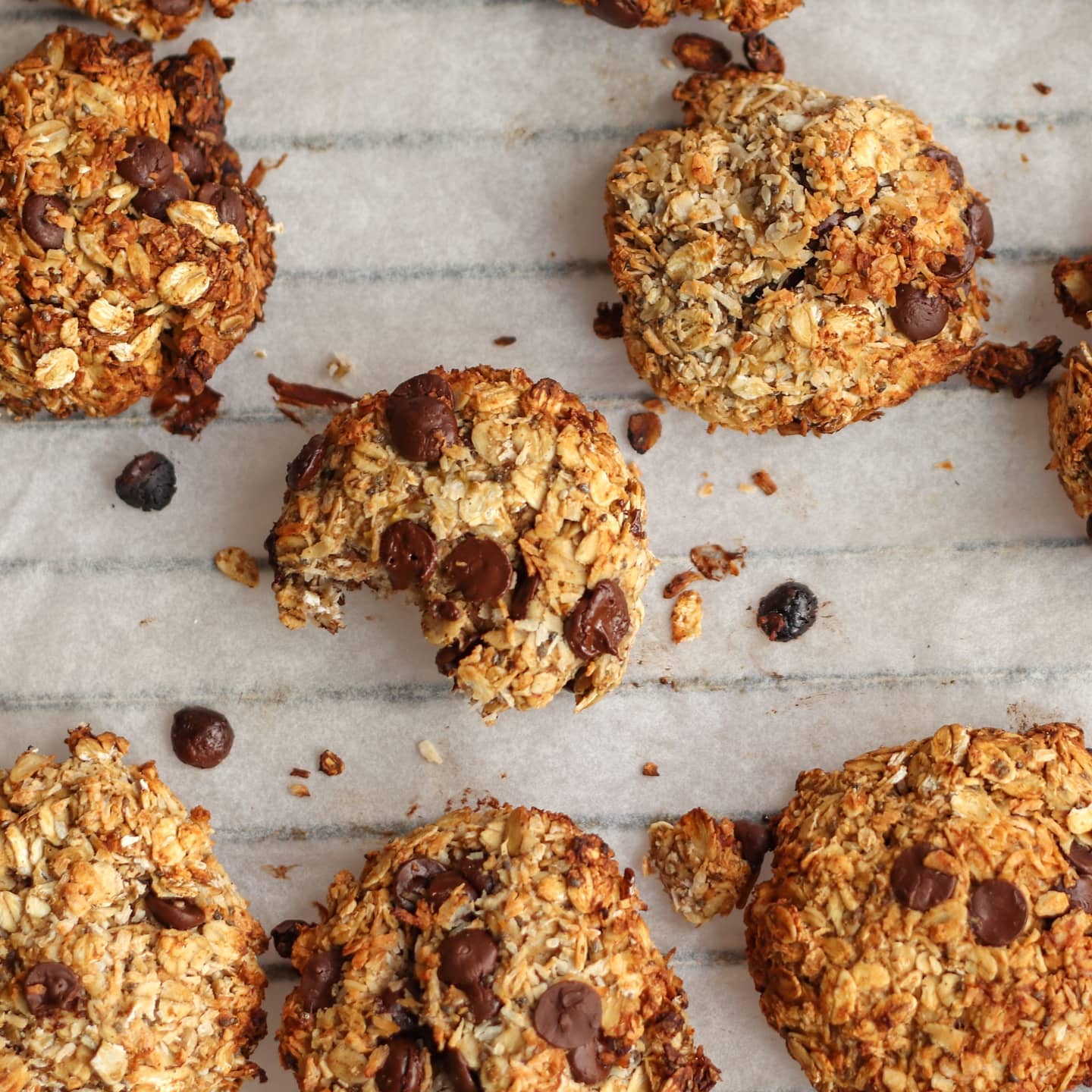 Oatmeal Banana Cookies with Chocolate and Spices