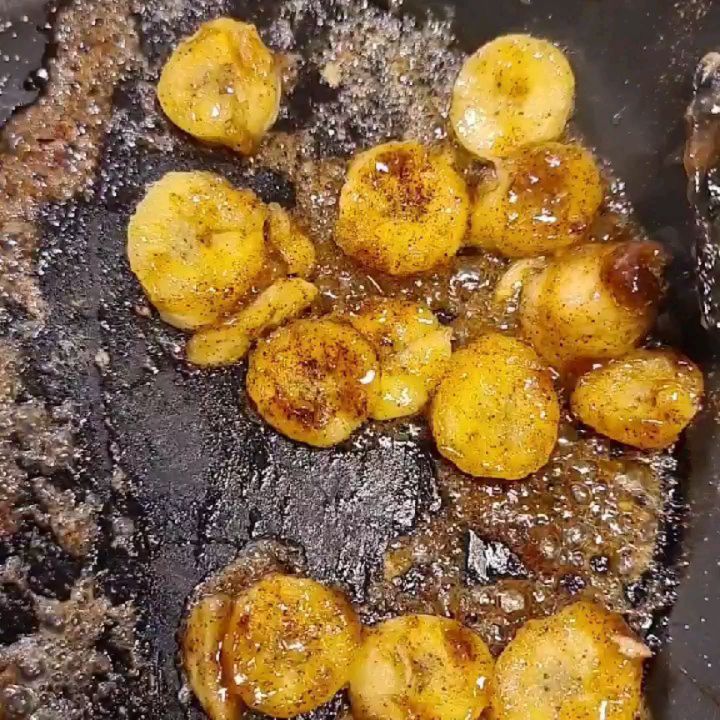 Banana Bread Oatmeal with Caramelized Banana