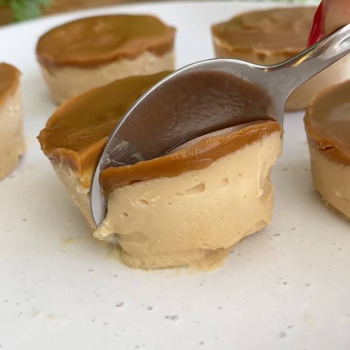 4 Ingredient Biscoff Cheesecakes