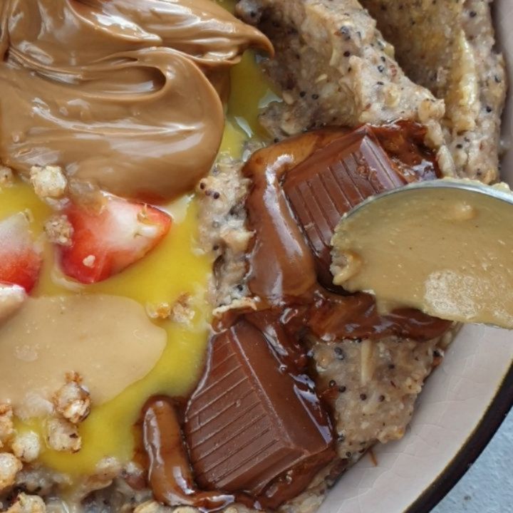 Bright and Fruity Protein Oatmeal Bowl
