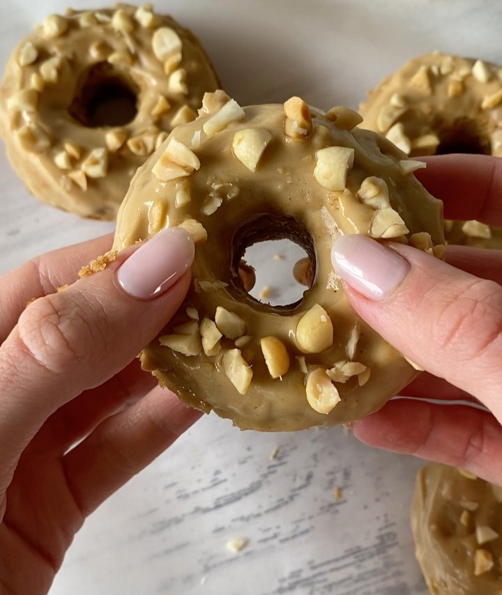 Fluffy Vegan Peanut Butter Donuts