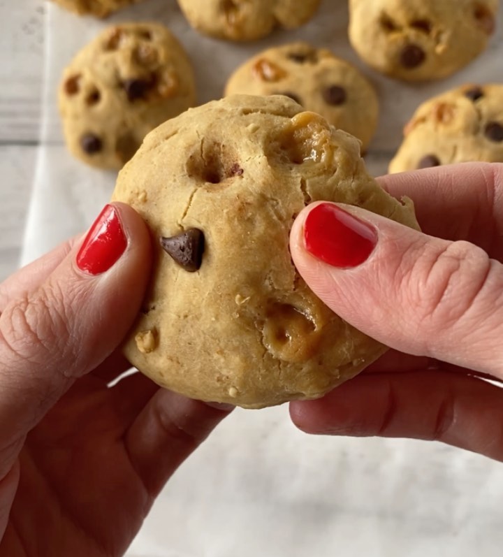 Quick and Tasty 4 Ingredient Cookies