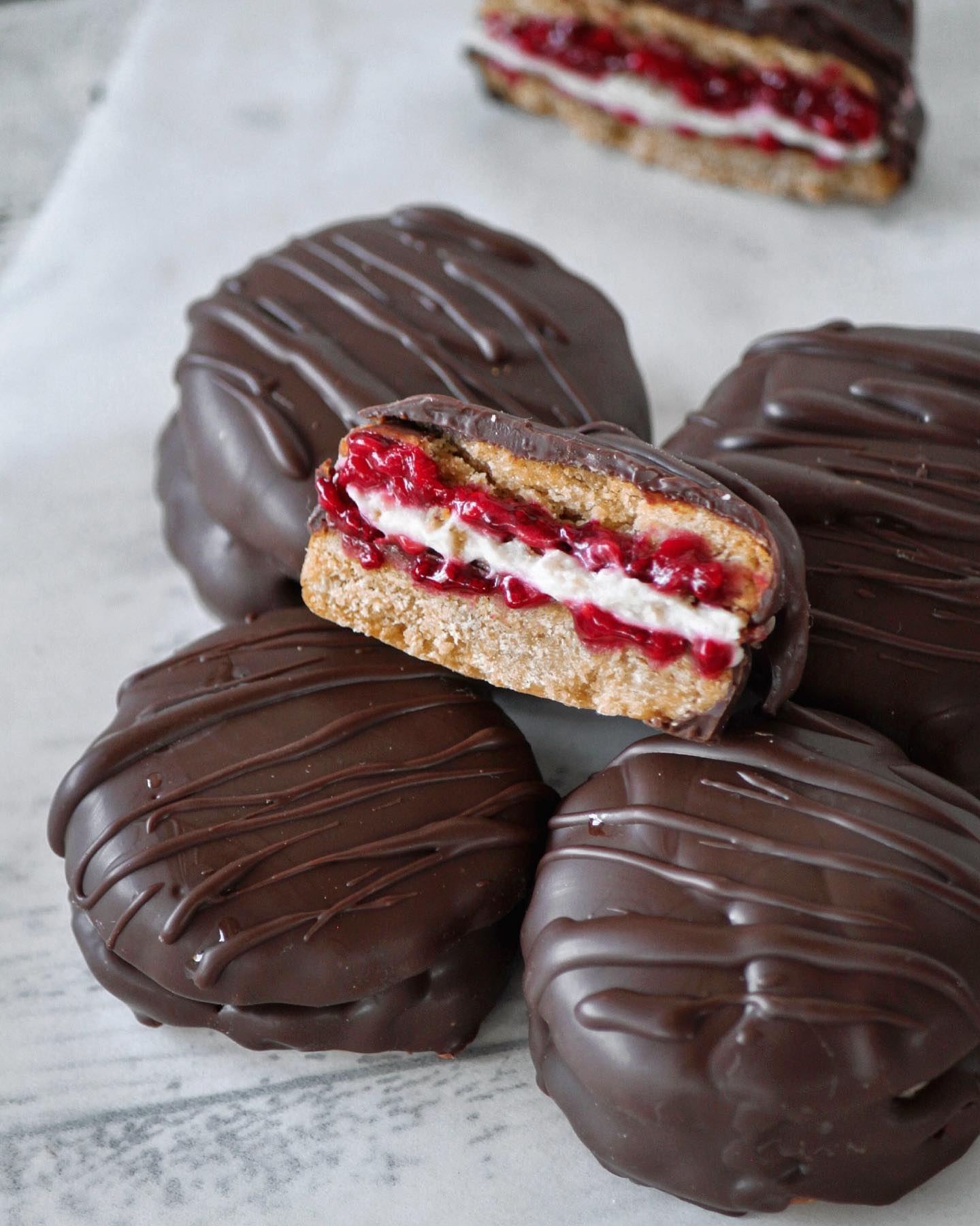Vegan Wagon Wheels: Nostalgic Delights Reimagined 🌱🍪
