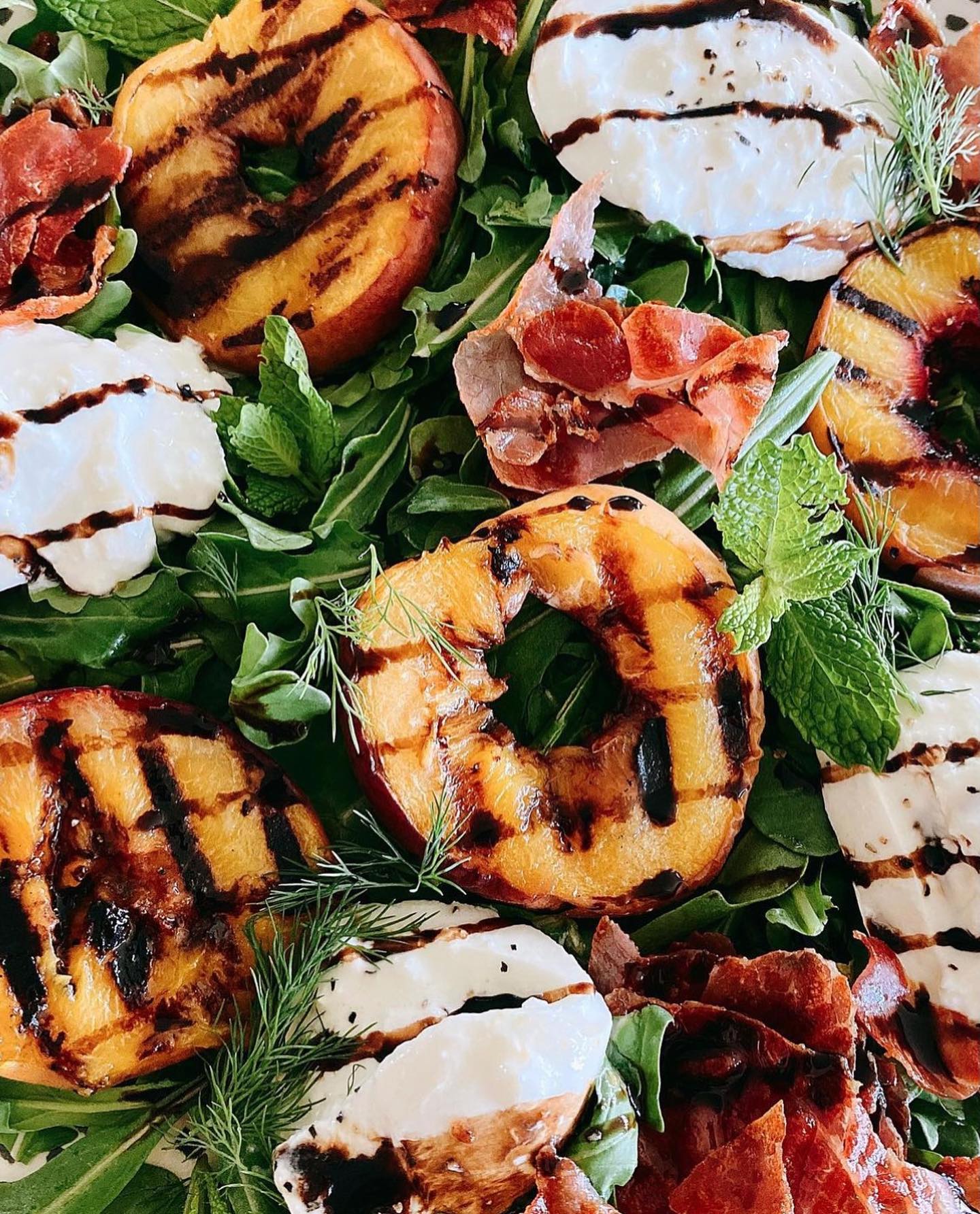 Grilled Peaches and Prosciutto Salad
