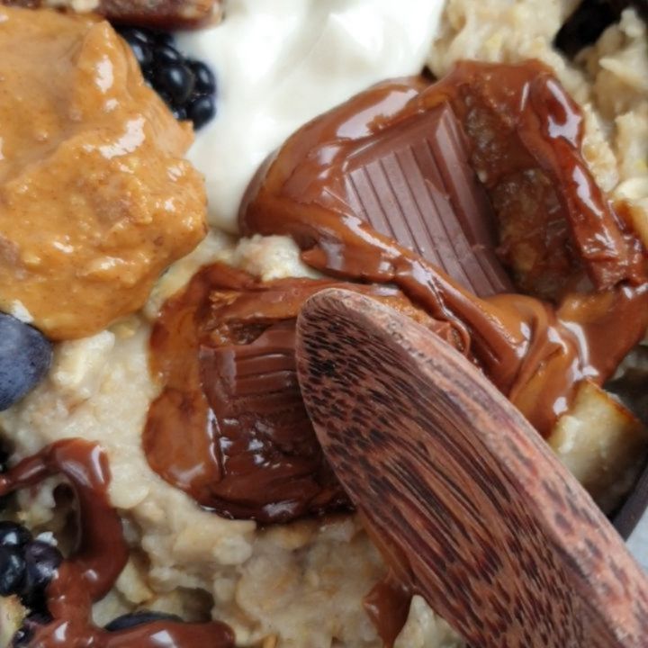 Vanilla Maca Protein Oats with Toppings