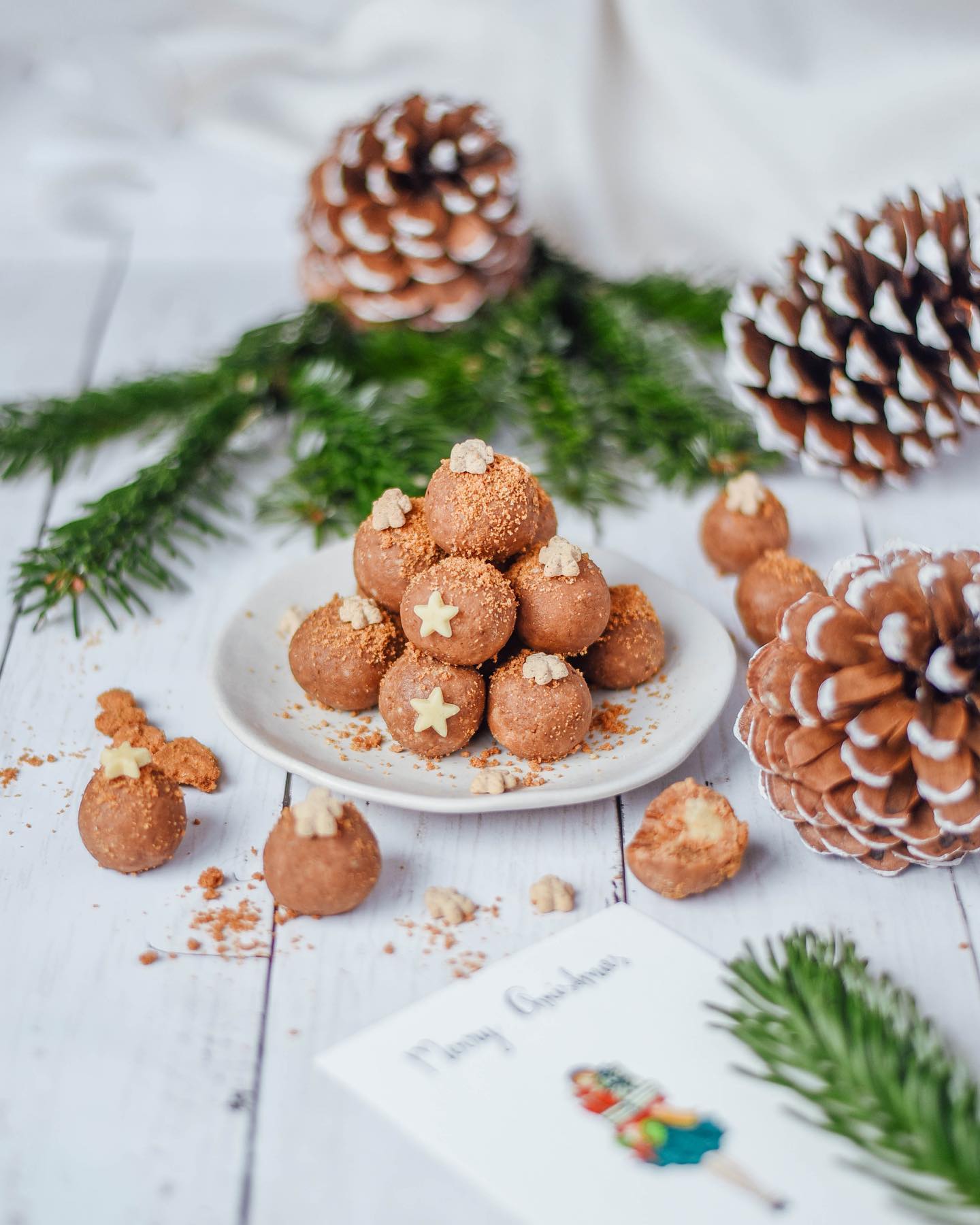 Speculaas Marzipan Chocolate Balls