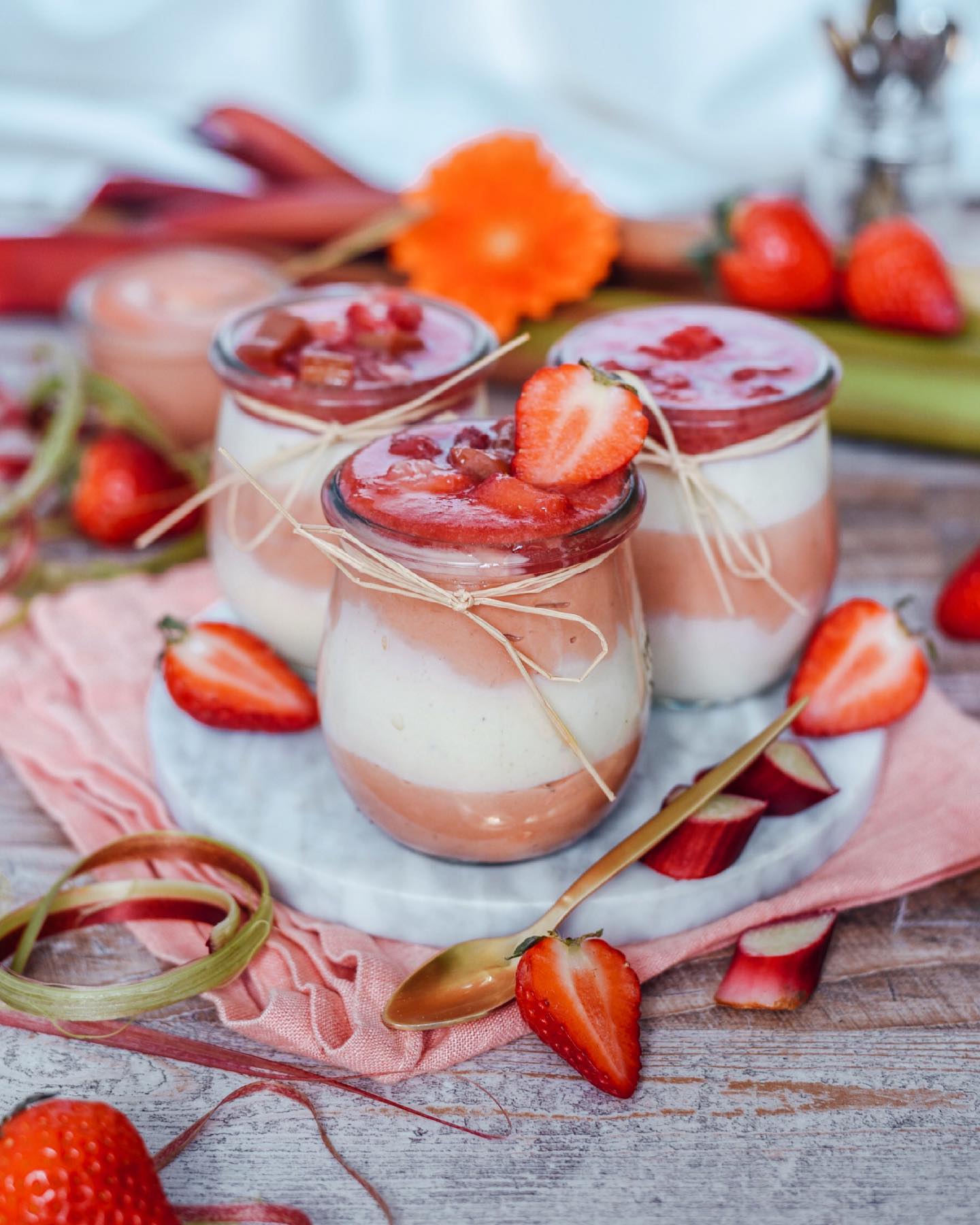 Simple Homemade Rhubarb Curd