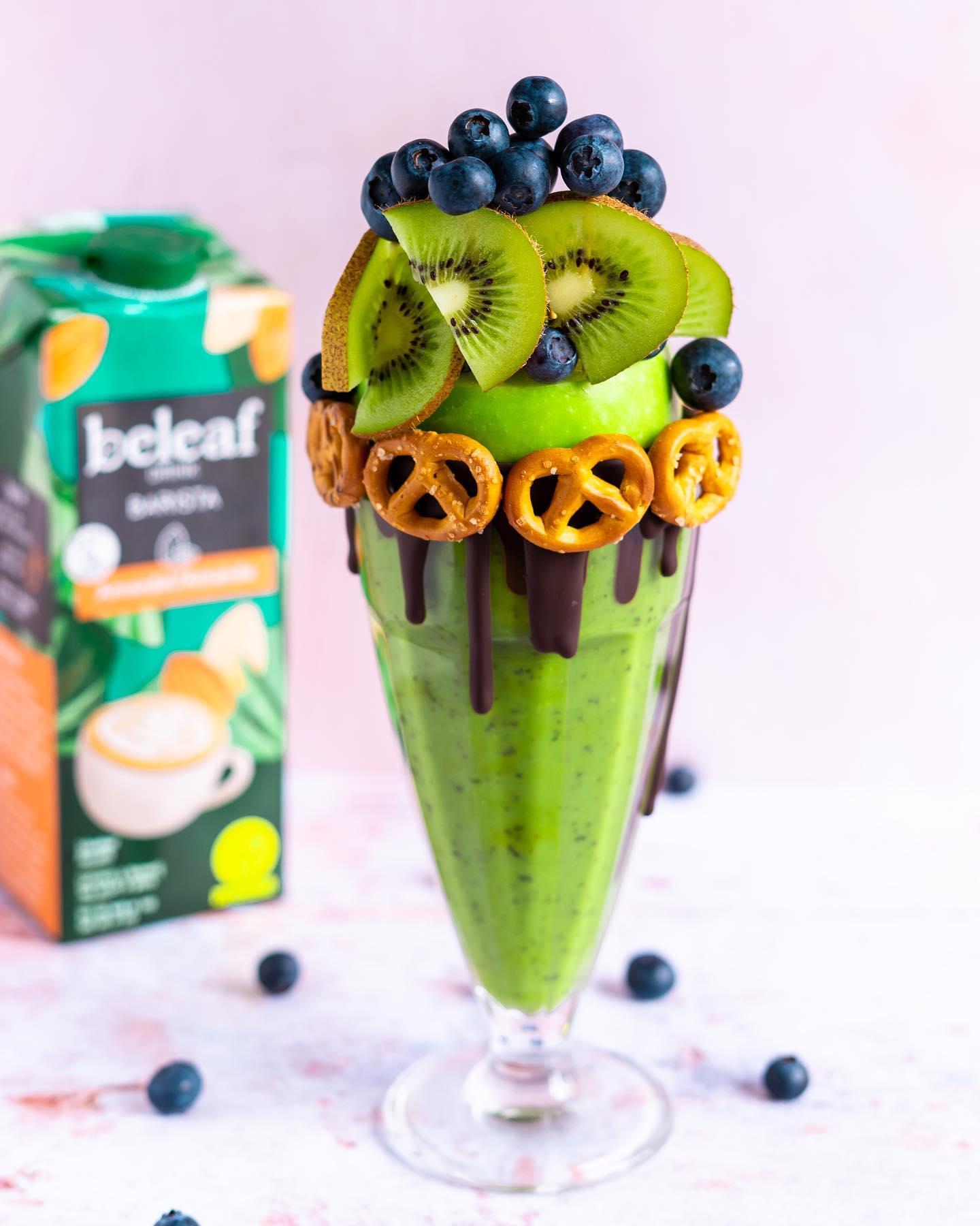 Healthy Green Freakshake with Almond Milk