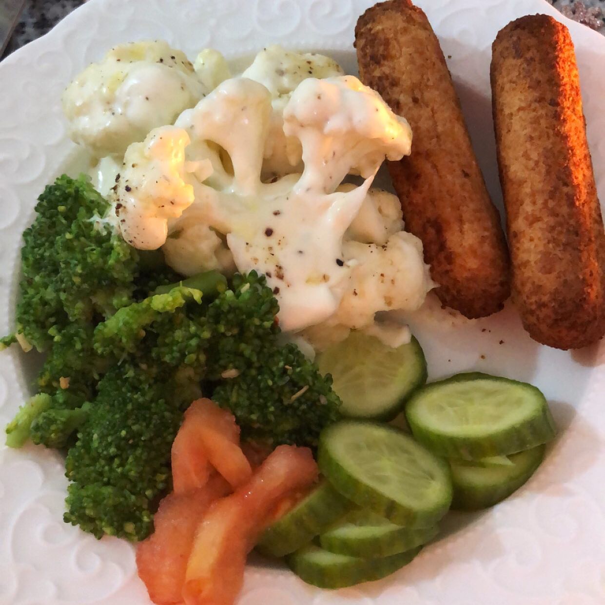 Simple Steamed Cauliflower and Broccoli