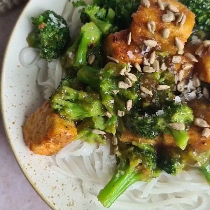Orange Tofu and Broccoli with Rice Noodles