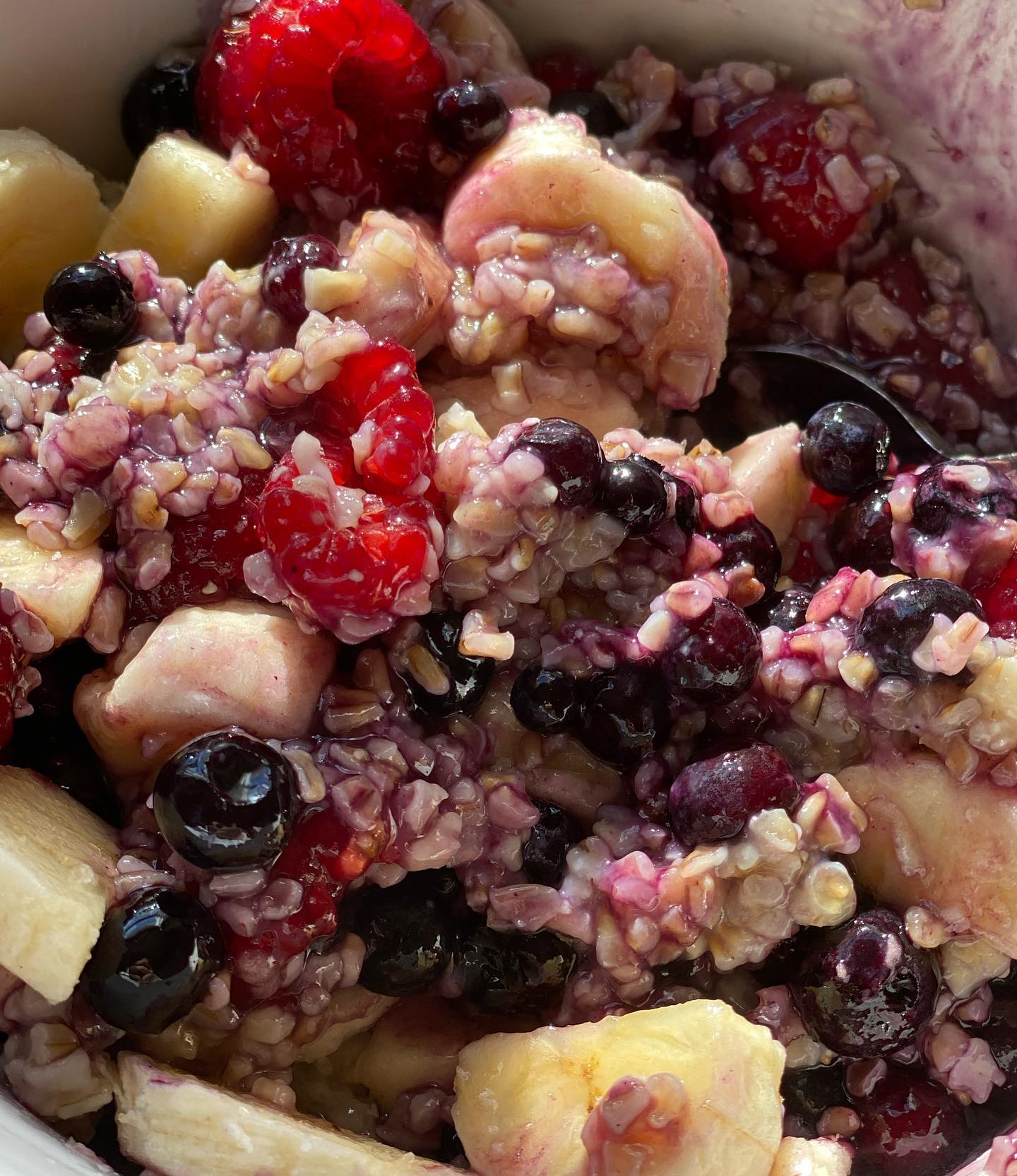 Simple Gluten-Free Fruity Oats Breakfast
