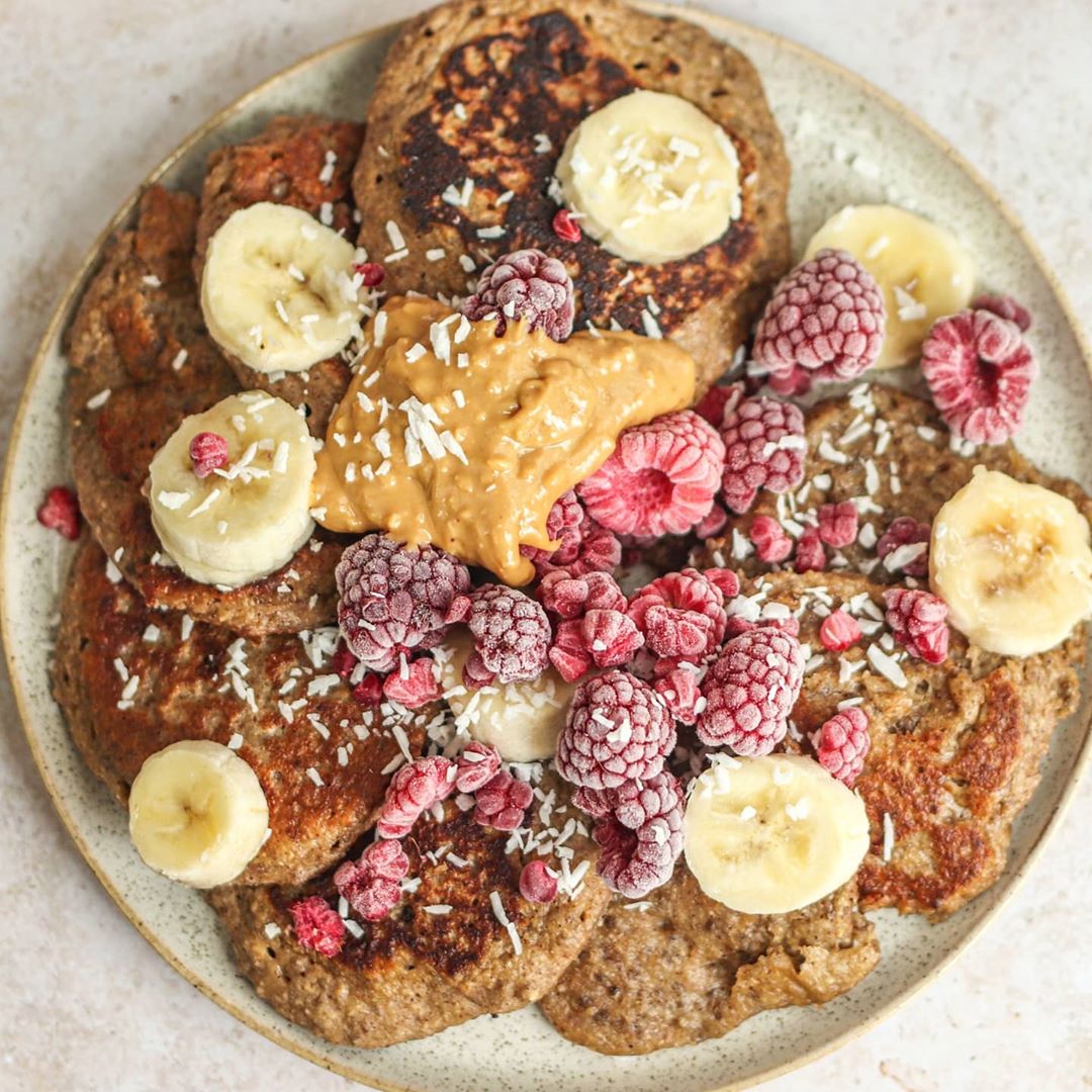 Easy Banana Oatmeal Pancakes