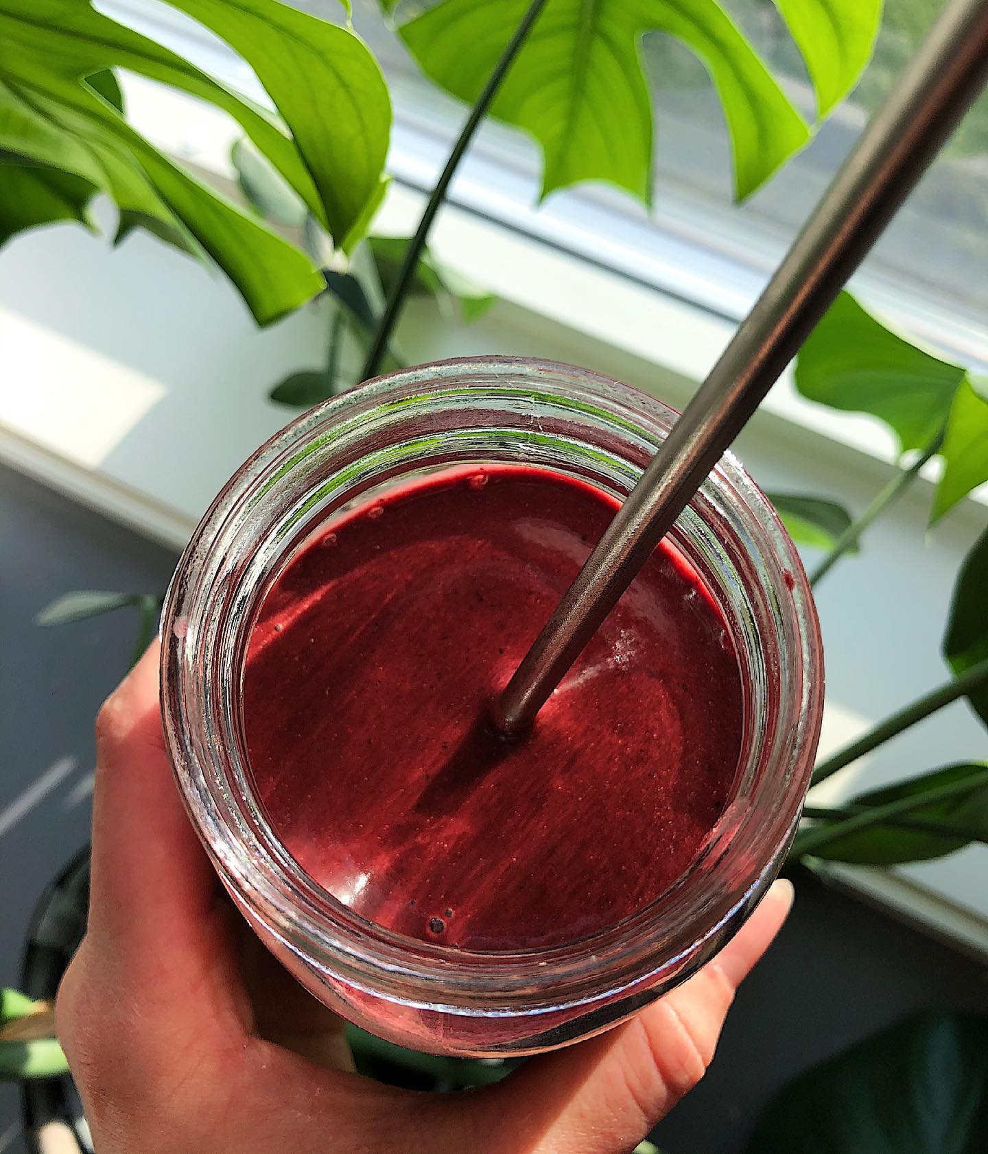 Refreshing Mango Berry Smoothie
