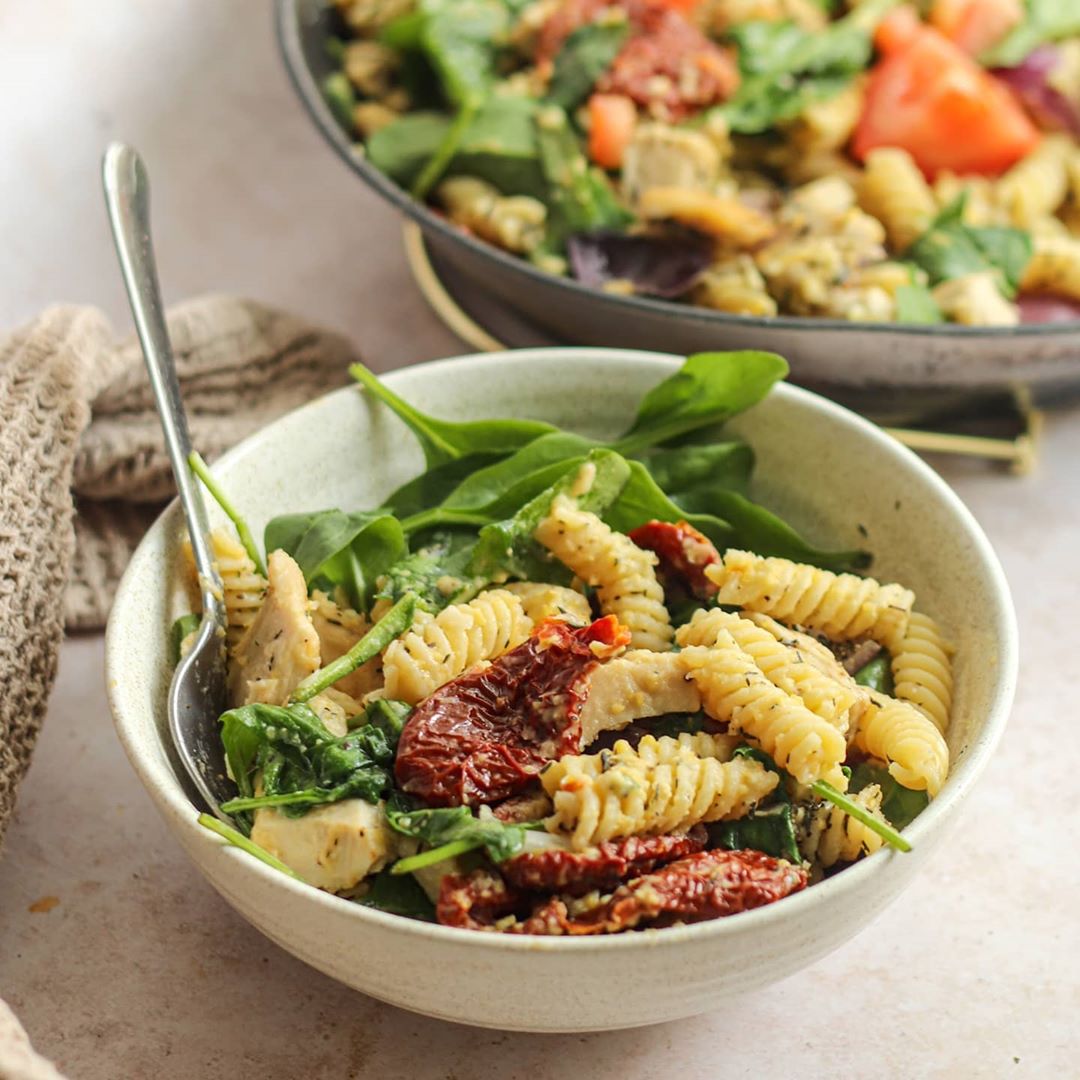 Sundried Tomato-Hummus Pasta