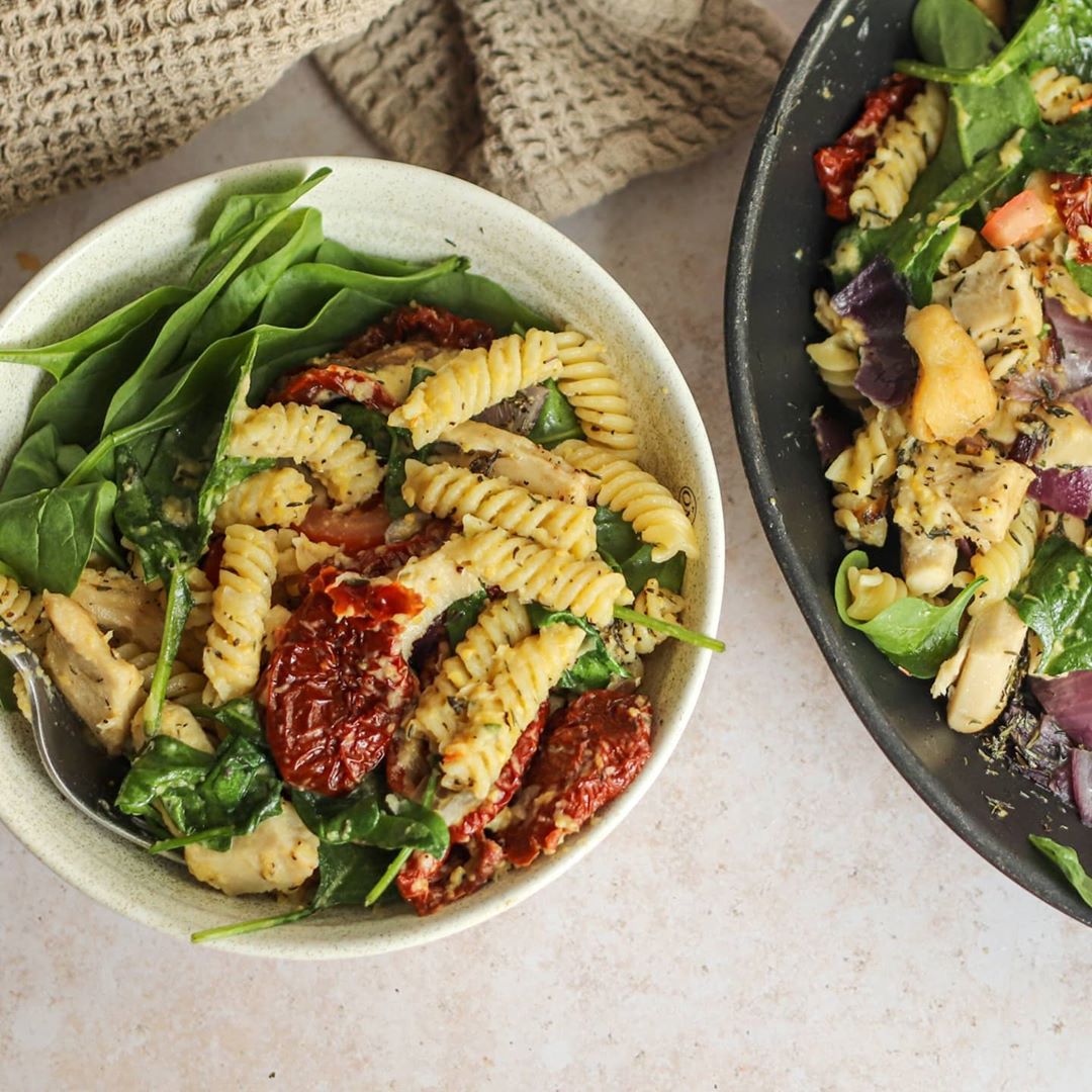 Sundried Tomato-Hummus Pasta