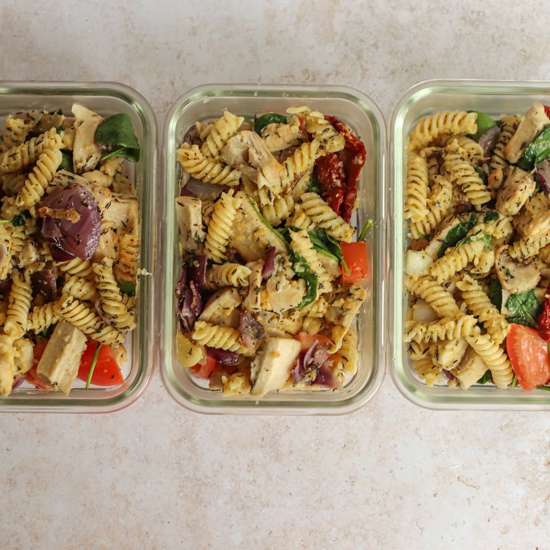 Sundried Tomato-Hummus Pasta