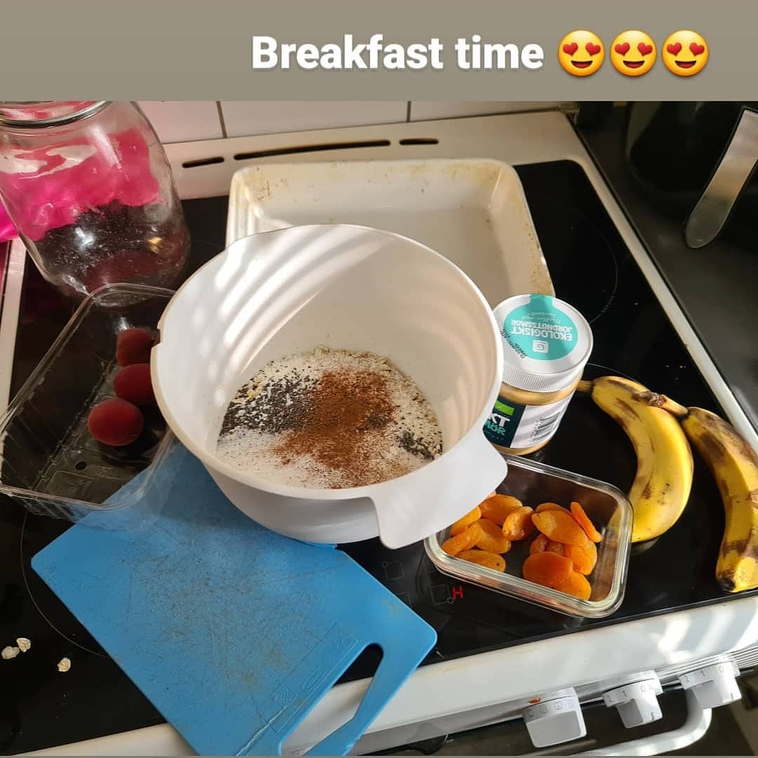 Apricot-Banana Baked Oatmeal