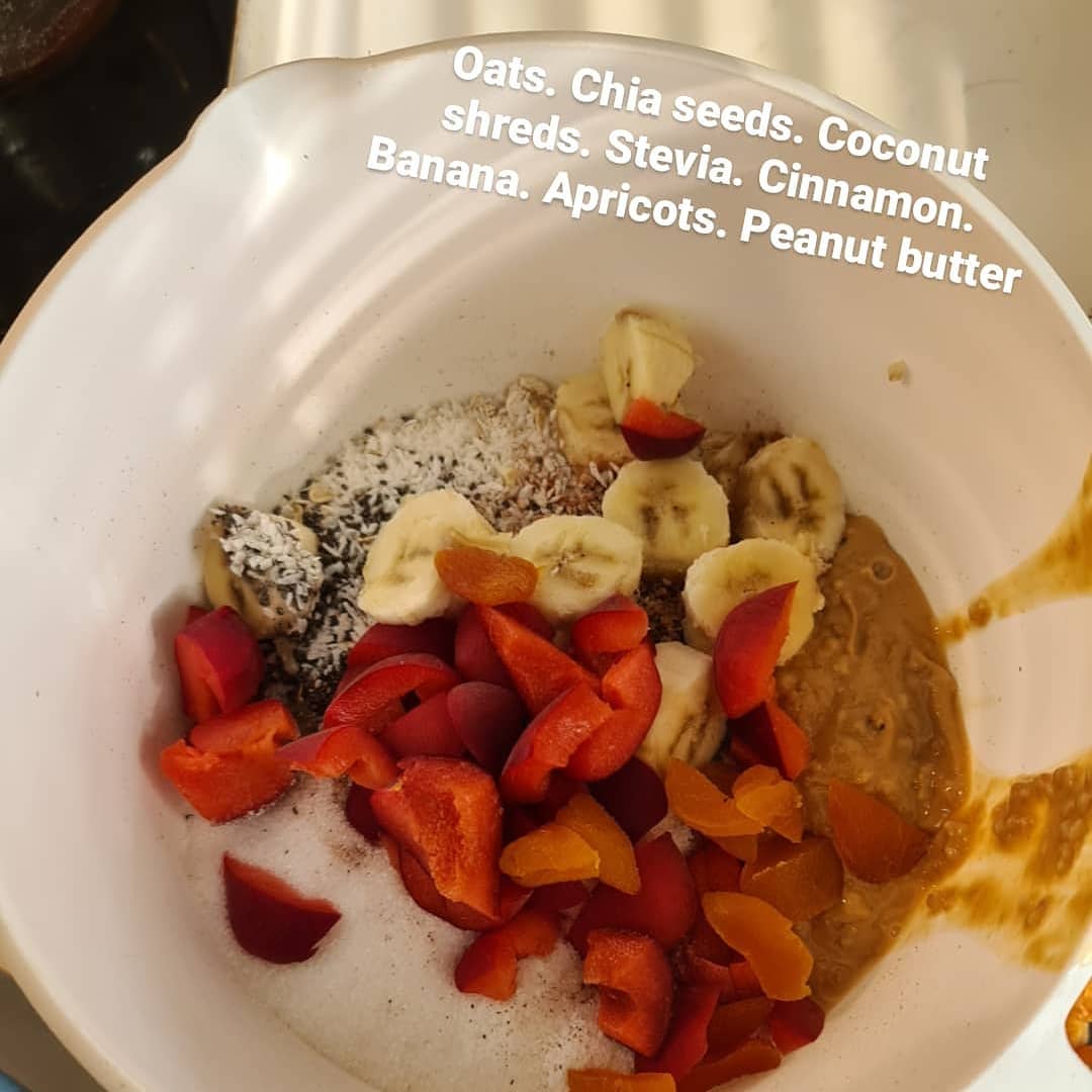 Apricot-Banana Baked Oatmeal