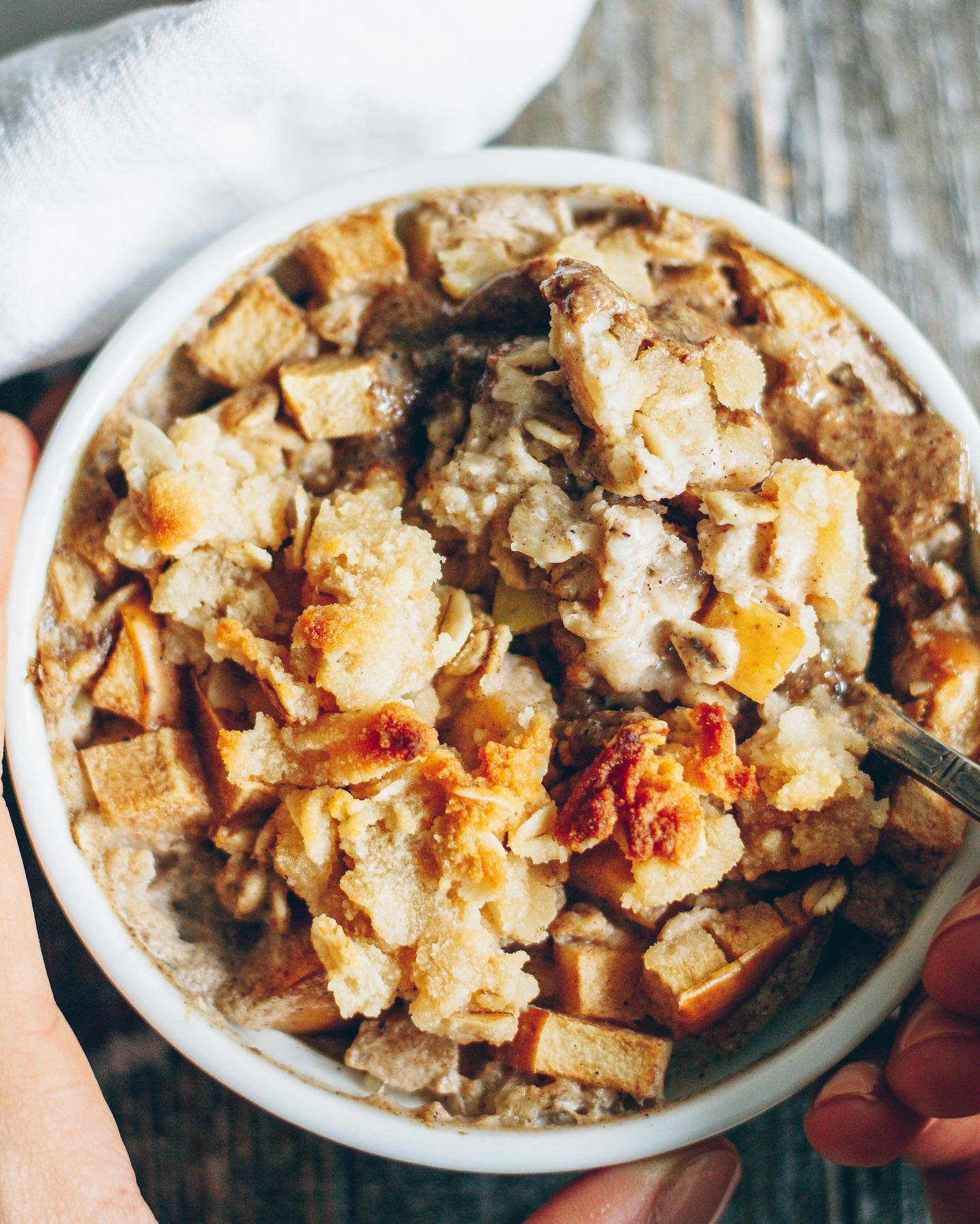 Single-Serving Apple Crumble Baked Oats