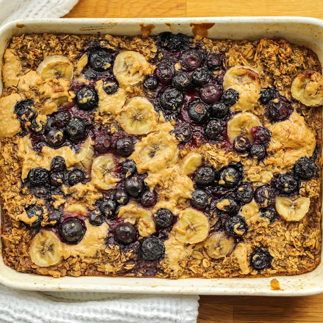 Blueberry Banana Peanut Butter Baked Oatmeal