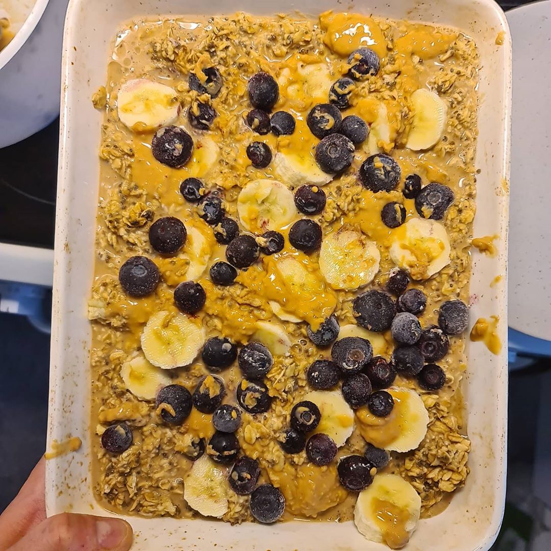 Blueberry Banana Peanut Butter Baked Oatmeal
