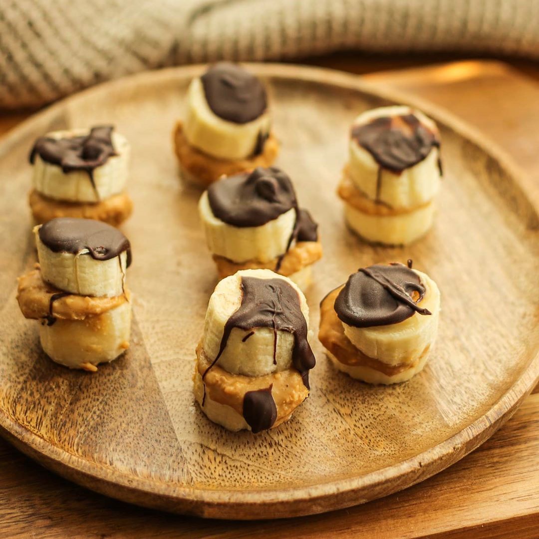 Easy Frozen Banana Peanut Butter Bites
