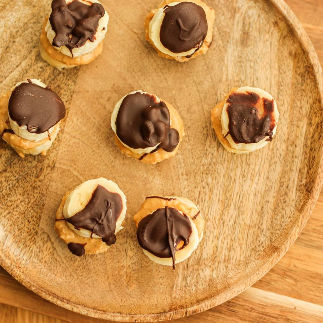 Easy Frozen Banana Peanut Butter Bites