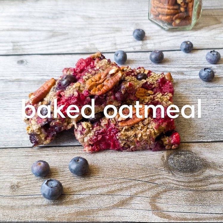 Baked Oatmeal with Berries and Nuts