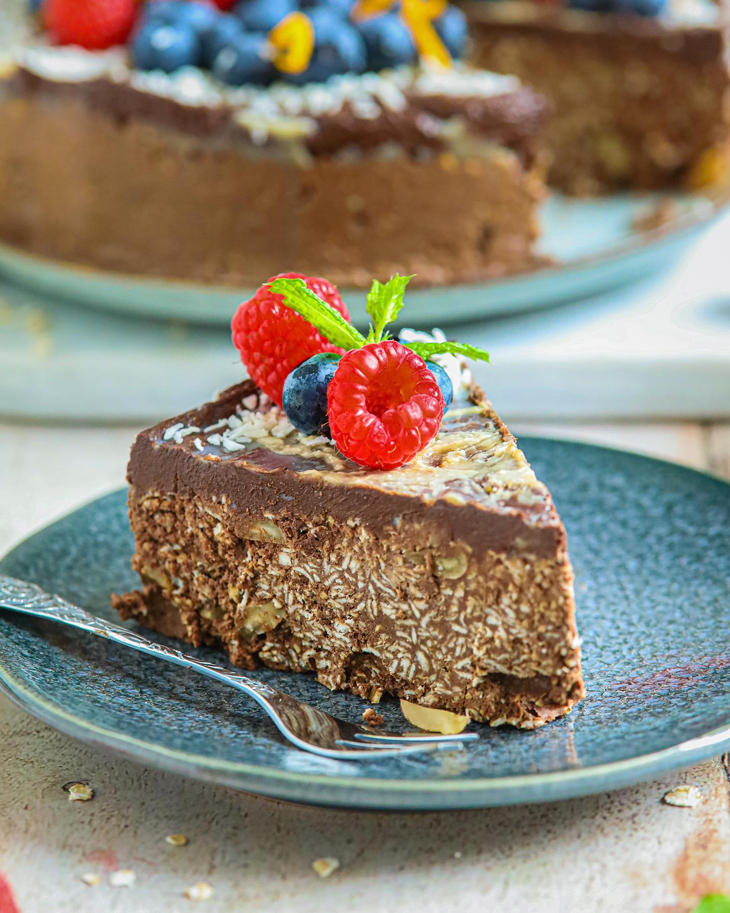 6-Ingredient Vegan Chocolate Cake
