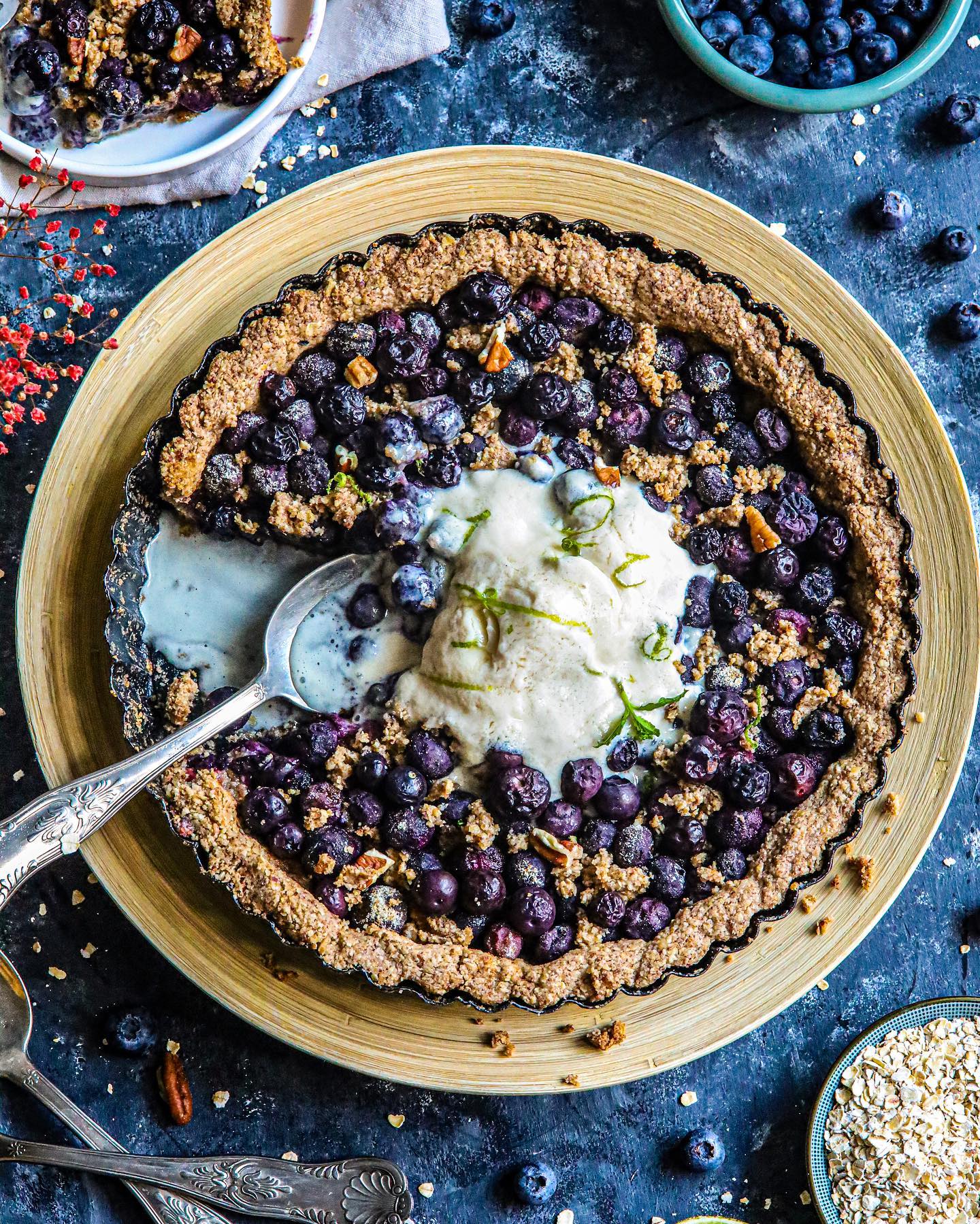 Easy Blueberry Crisp Cake