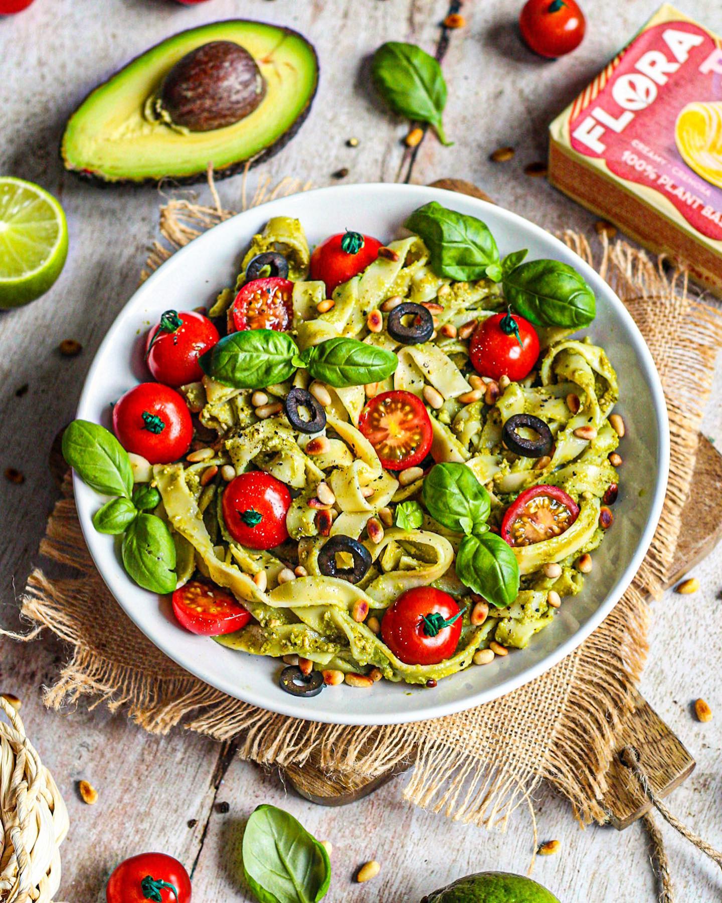 Vegan Avocado Pesto Pasta