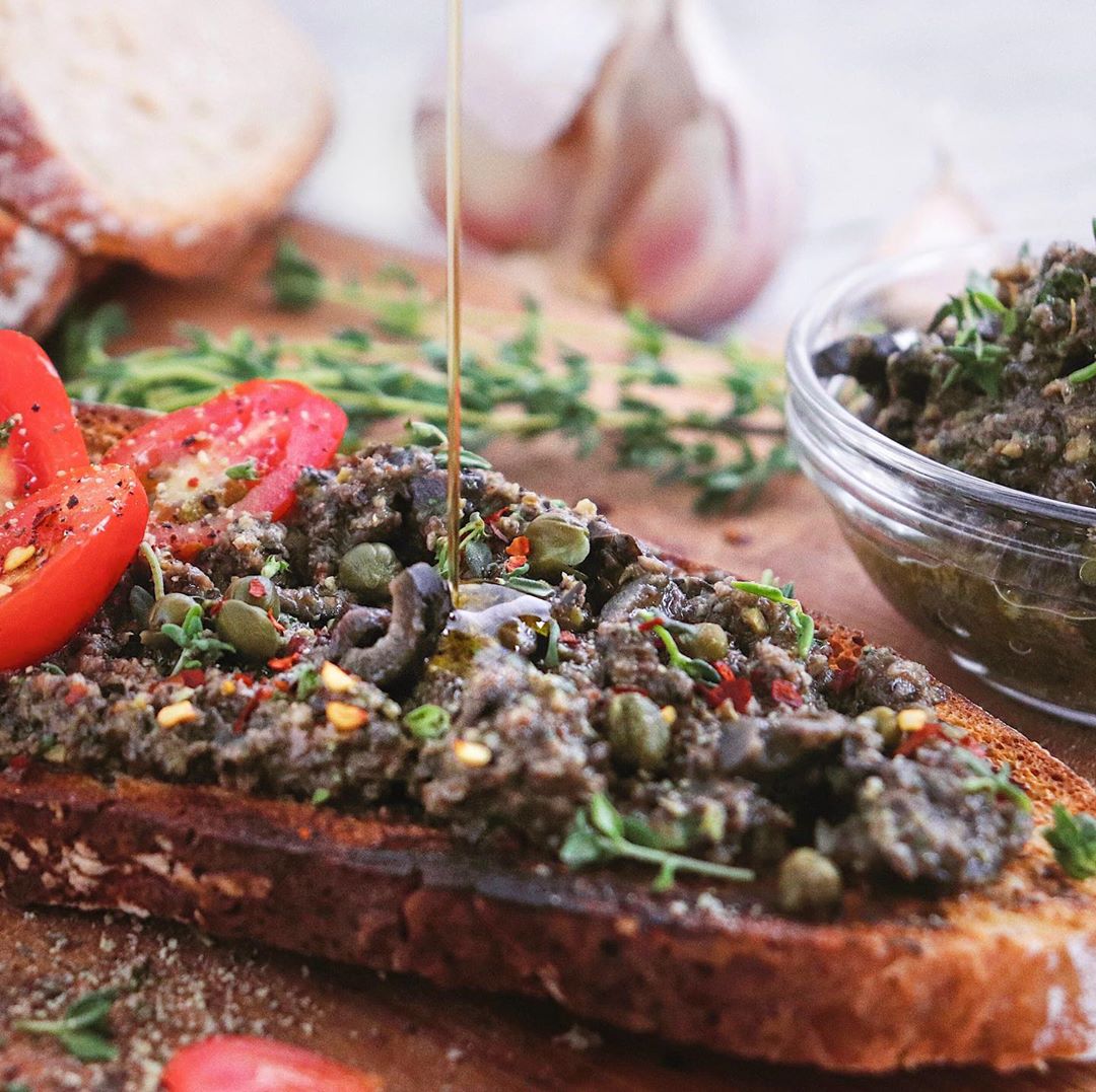 Quick and Easy Vegan Tapenade Spread